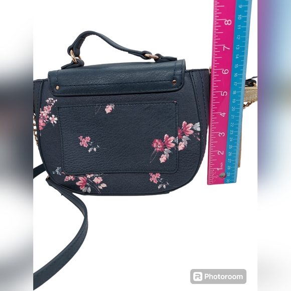 Lauren Conrad Crossbody Purse - Picture 6 of 11